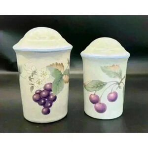 Savior Vivre "Luscious" Salt and Pepper Set Grapes Flowers and Green Leaf Design